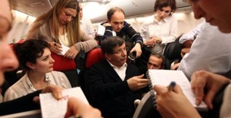 Davutoğlu: Operasyonun Basın Faaliyeti İle İlgisi Yok