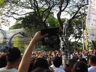 Dinosaurs by Close Act @ Bangkok Street Show 2014