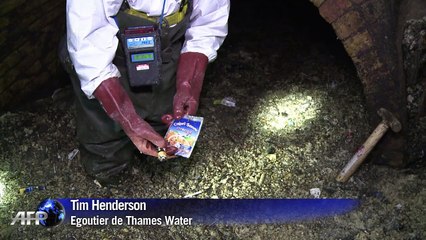 Dans les égouts de Londres, sus à la banquise de graisse