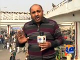 PTI workers threw stones at Geo News Reporter- 15 Dec 2014