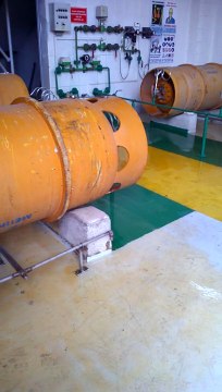 SIVI CAM SU DEPOSU İZOLASYONU VE ZEMİN İZOLASYONU