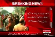 Clash b/w PTI workers & lahore traders on PTI tigers forcing shutdown markets