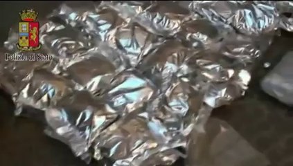 Roma - corriere fermato dalla Polizia su A1 con un quintale di droga