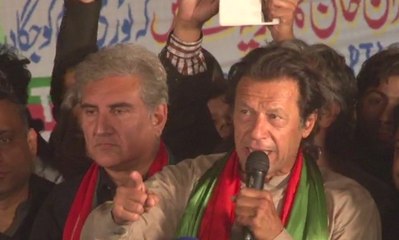 Imran Khan gives govt two options