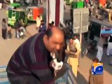PTI Workers threw Stones on Geo News Reporters