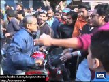 Dunya News - PTI and PMLN activists came face to face in Lahore