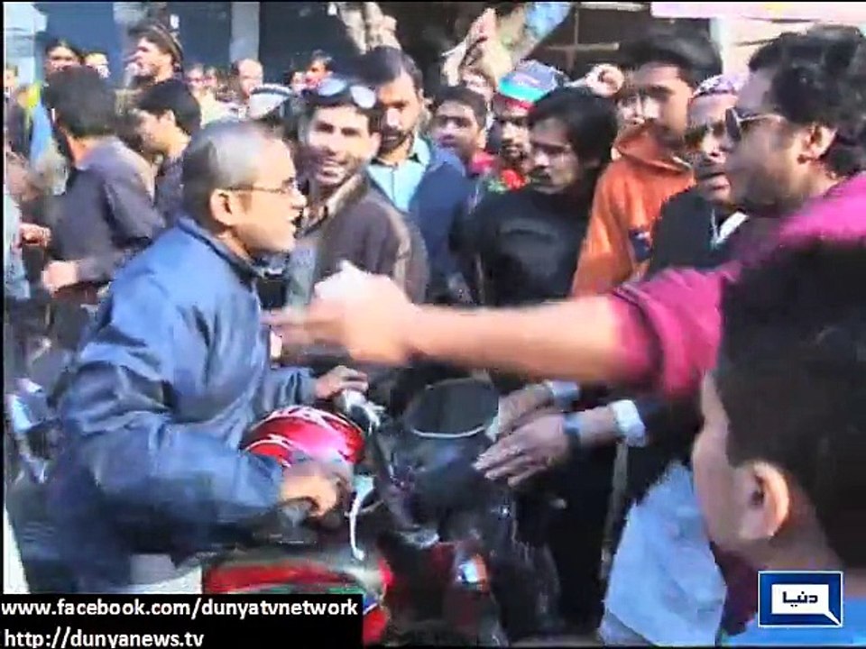 Dunya News - PTI and PMLN activists came face to face in Lahore