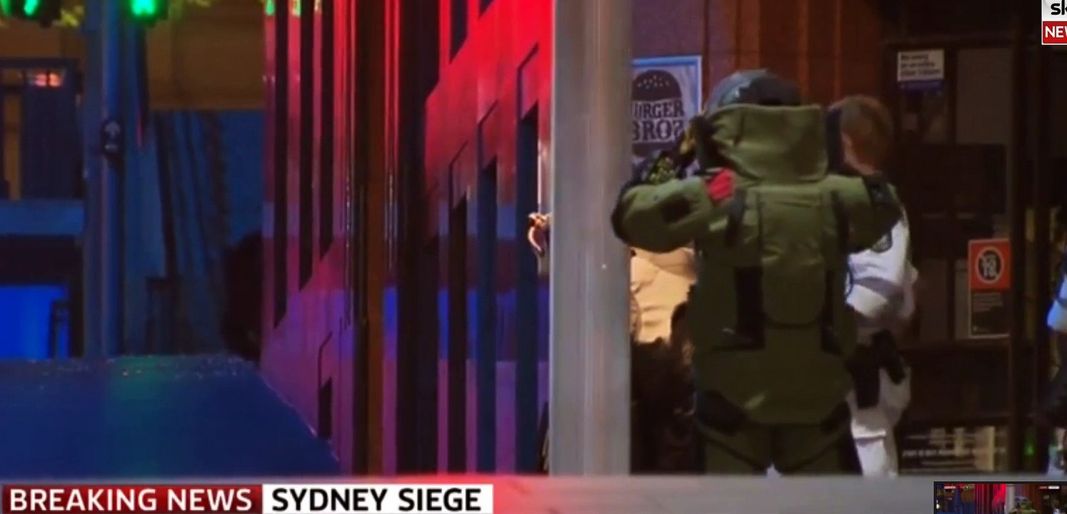 Sydney Siege ends in heavy Blasts