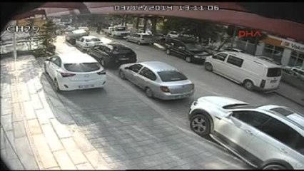 Adana Duruşma Sonrası Silahlı Kavga Güvenlik Kamerasına Takıldı