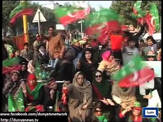 Dunya News - Imran Khan's puppet fan happy in PTI rally