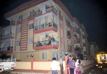 Bina Duman Doldu, İtfaiye 50 Kişiyi Balkonlardan Kurtardı
