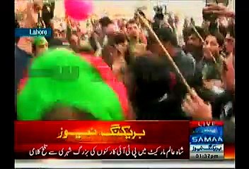 Download Video: PTI Supporters Misbehaving With An Old Man In Shah Alam Market Lahore