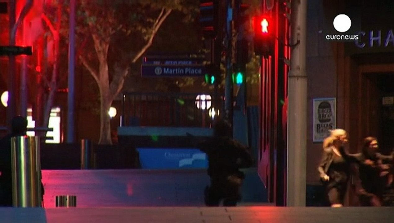 Two hostages and gunman dead after police storm...