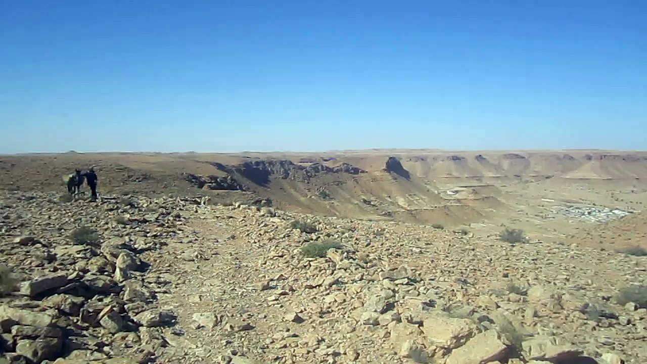 Marathon des Oasis Tunisie 2014 : Montagne du Reg , plaine de Tataouine,
