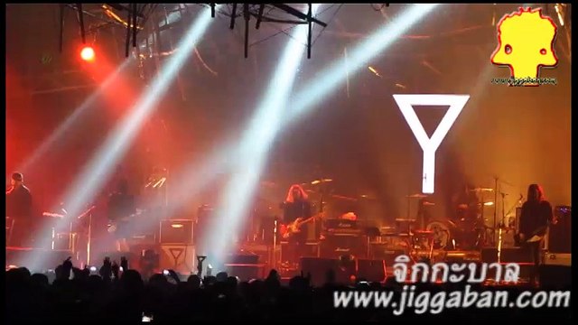 ระหว่างขับรถ The Yers : Glow in The dark party concert