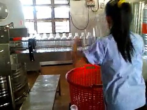 Dây chuyền xúc rửa, chiết rót đóng nắp nước trà xanh, nước sâm, nước suối