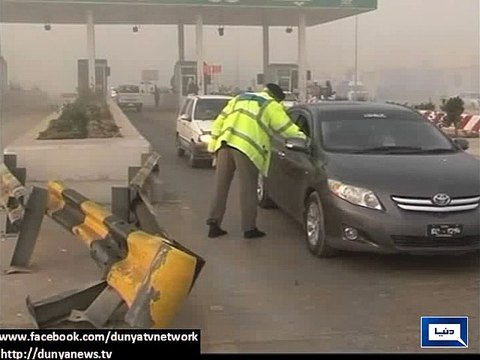 Dunya news-Motorway M2, M3 closed due to heavy fog