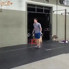 İp Atlamada Level Atlayan Adam