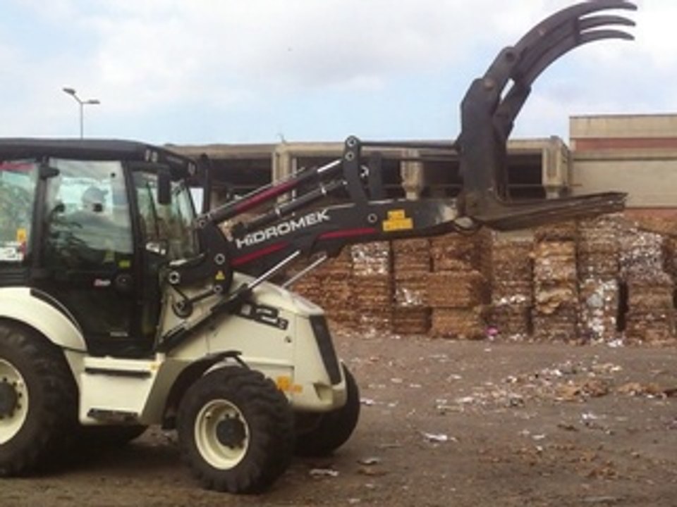 EDMAKİNE, BEKO LODER,BECHO LOADER, HİDROMEK 102 S, ATAÇMANLI BEKO LODER, KAĞIT ATAÇMANLI BEKO, KAĞIT ATAŞMANLI BEKOLODER