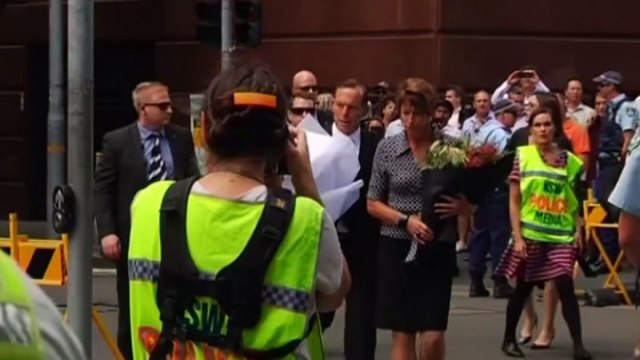Sydney siege: Australian PM pays tribute to siege victims
