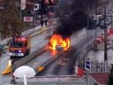 Feu de voiture dans le quartier de l'Arenas à Nice
