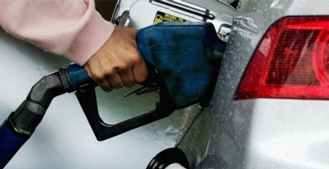 Benzin Fiyatları 2,5 Yıl Öncesine Döndü