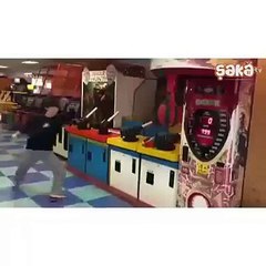 Yumruk Makinesine Sela Okutan Vuruş