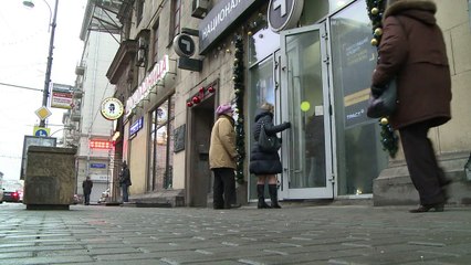 Rublo cai apesar de intervenção do banco central russo