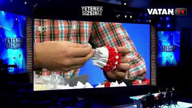 Yetenek Sizsiniz Türkiye'de 'para' kavgası izle, video, seyret. görüntüleri