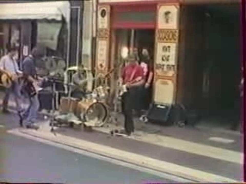 West of the fields : Keep in touch, live Sergeant Peppers