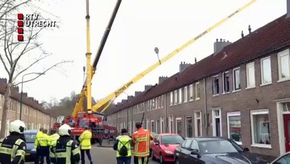 Demande en mariage à l'aide d'une grue Fail