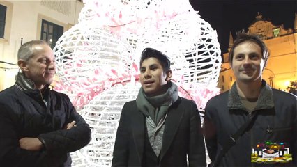 MICAAL-TV "El artista John Kosi presenta su nuevo y espectacular árbol de Navidad"