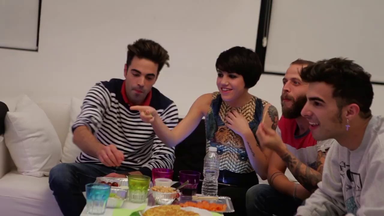 Angy pasando un buen rato con los colegas @SamsungEspana #ElCirculoPerfecto