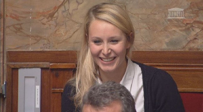 Les encouragements de Collard à Le Pen à l'Assemblée nationale