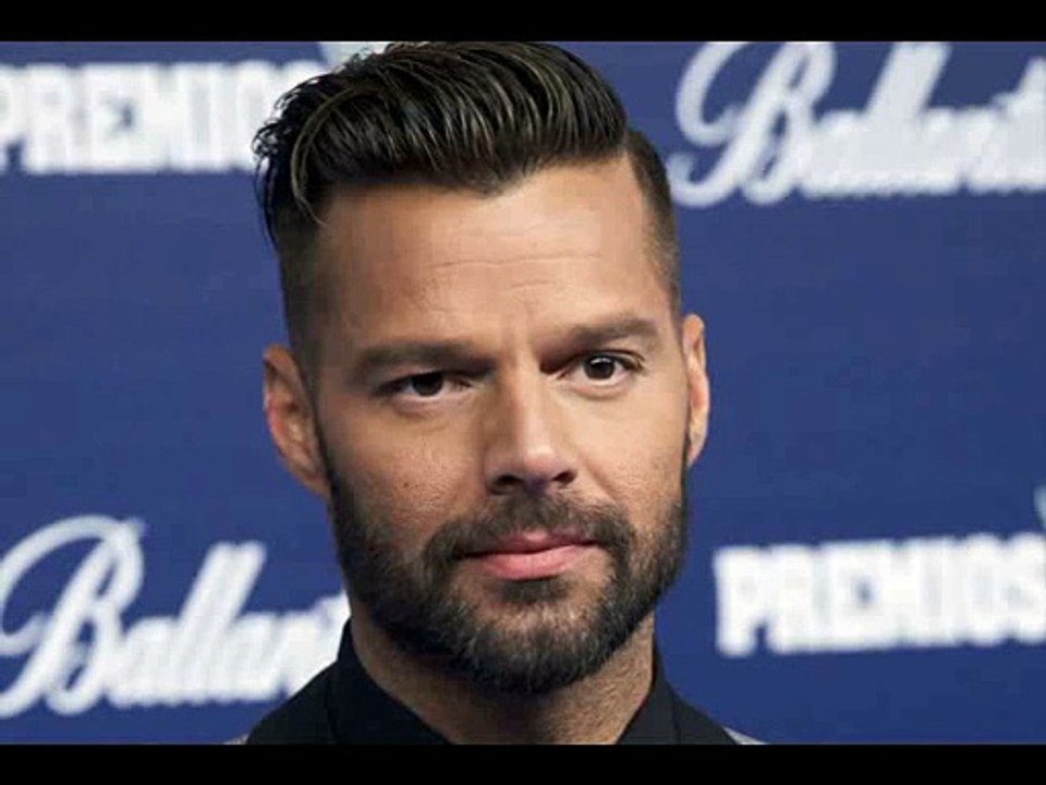 Ricky Martin - Fuego De Noche, Nieve De Día Karaoke
