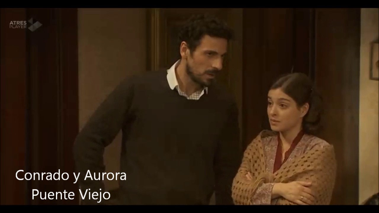 Momentos C&A: Aurora se refugia bajo el escritorio con el cuaderno de Pepa