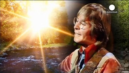 Barry Manilow canta em dueto com intérpretes desaparecidos