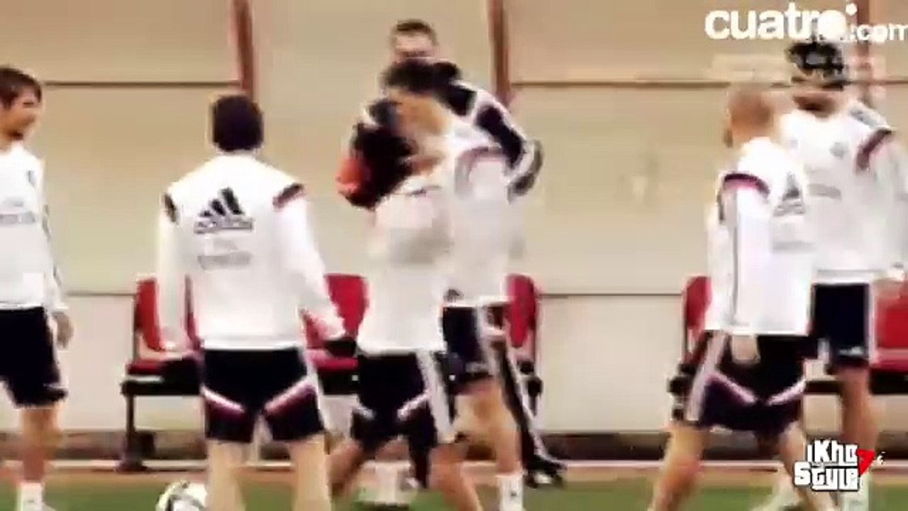 Cristiano Ronaldo se burla de James Rodriguez por un error Mundial de Clubes 2014.