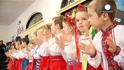 Cyborgs ucranianos heridos recuperan la sonrisa en una escuela de párvulos