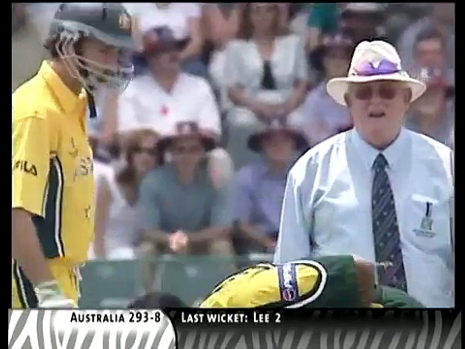 Waqar Younis vs Andrew Symonds Cricket Fight