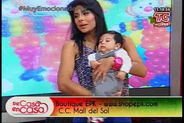 De Casa En Casa - Desfile de bebes con look navideño
