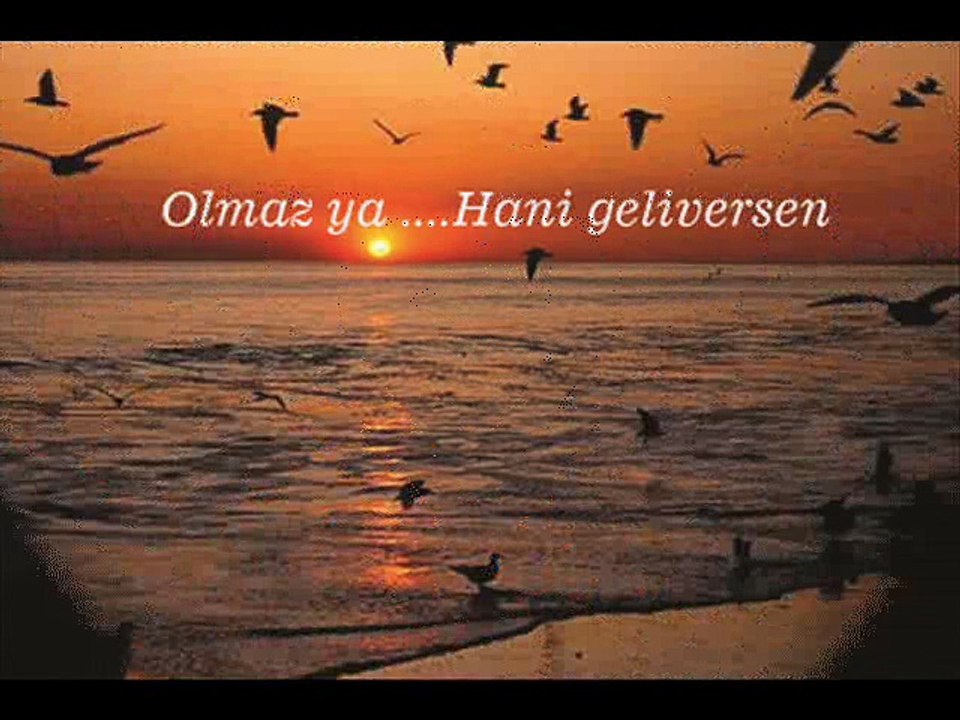 Gözlerin Bir Aşk Bilmecesi Sorar Gibi...