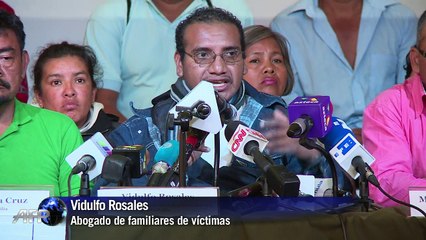 Familiares de 43 denuncian campaña represiva
