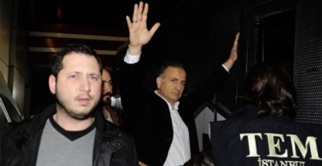 Hakkında Tutuklama Kararı İstenen Ekrem Dumanlı Baba Oldu