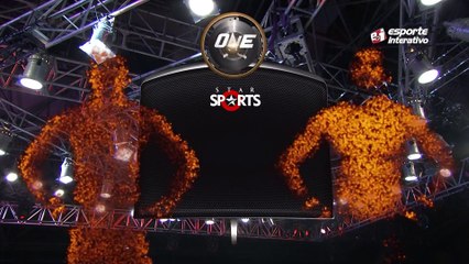 Lutador aplica finalização espetacular no One FC 24