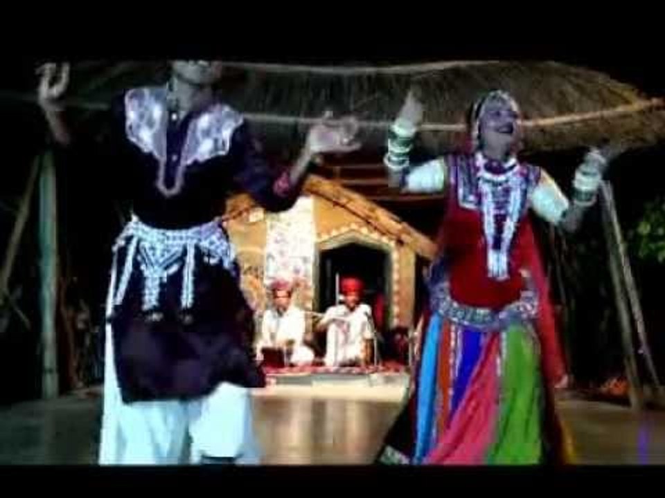Ghoomar |Cham Cham Chamke Chundani Binjara Re |...