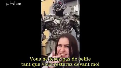 Mégatron n'aime pas les selfies (Vostfr)
