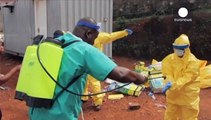برای مقابله با شیوع ابولا، سیرالئون جشن های کریسمس را ممنوع کرد