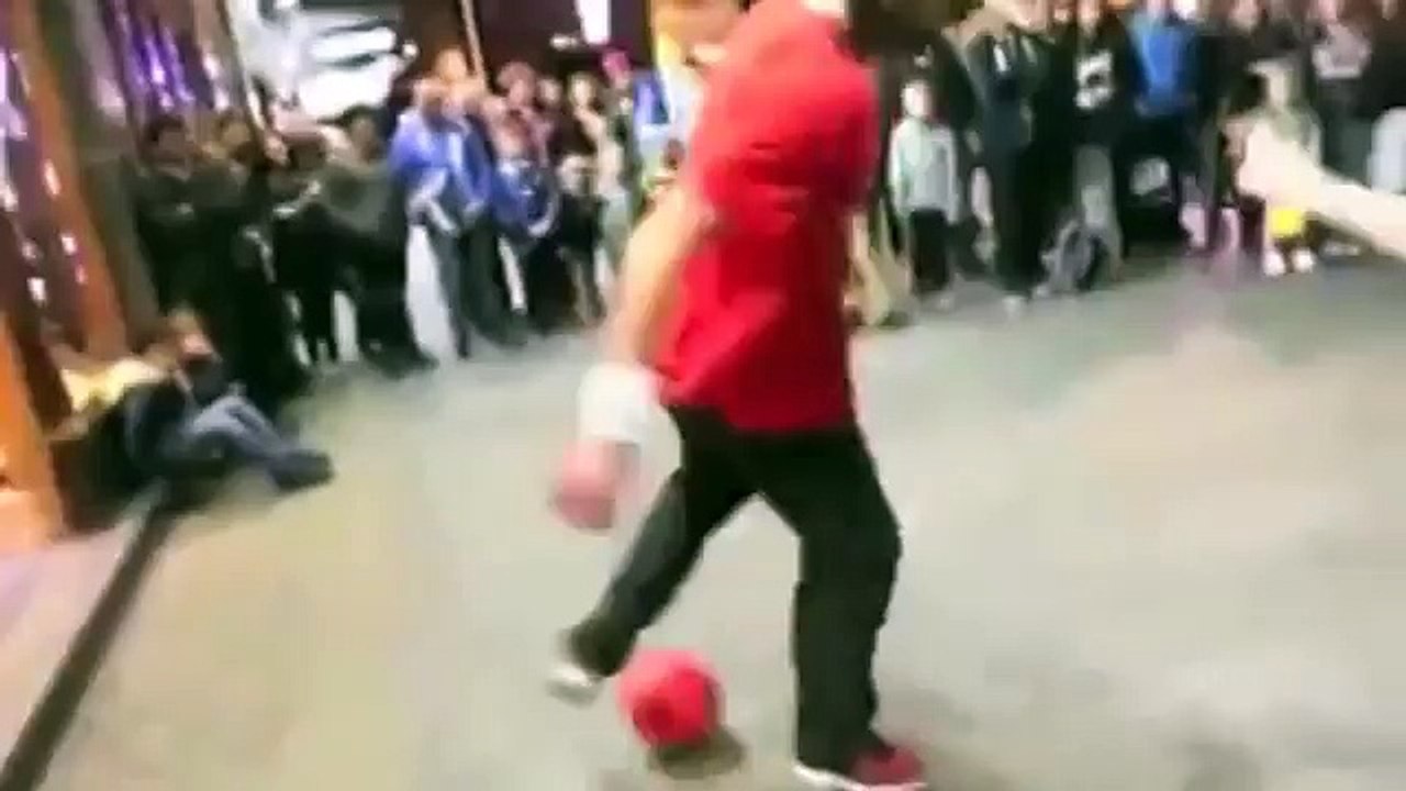 Amazing Football Skills Compilation - Best Street Football Freestyle Video of 2014