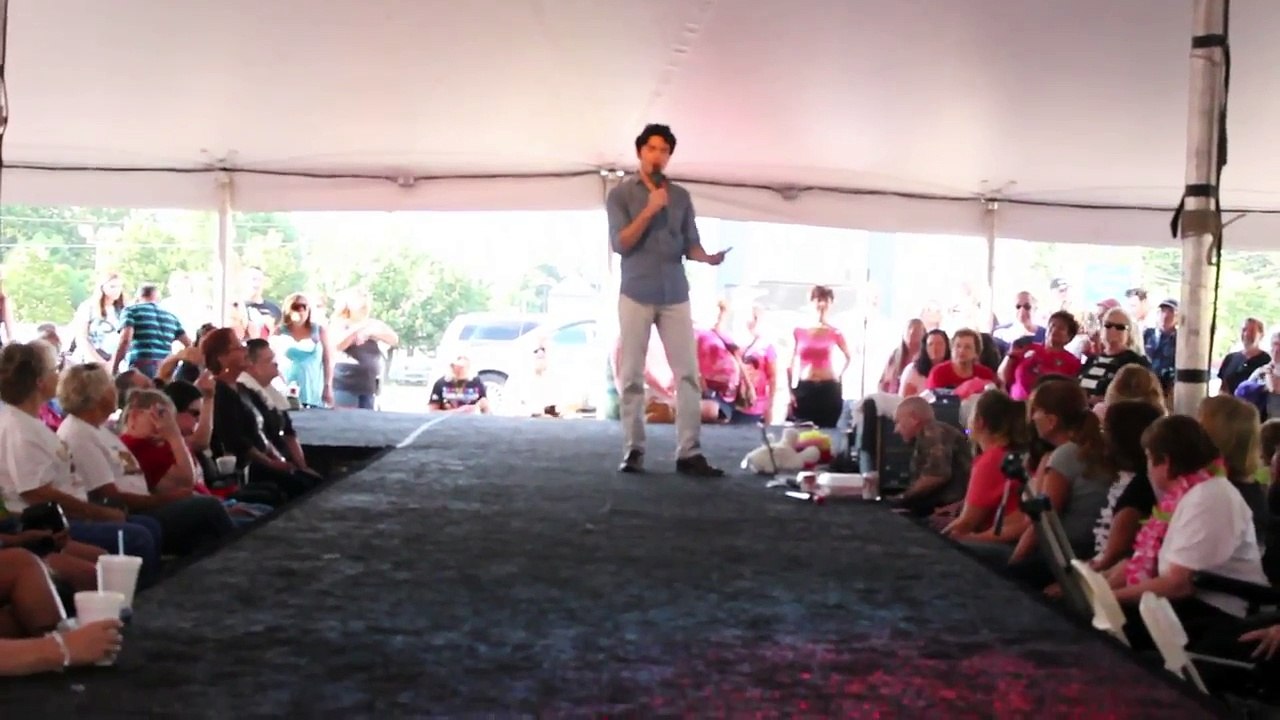 Dean Z sings Fever to a fan on the phone Elvis Week 2013 video
